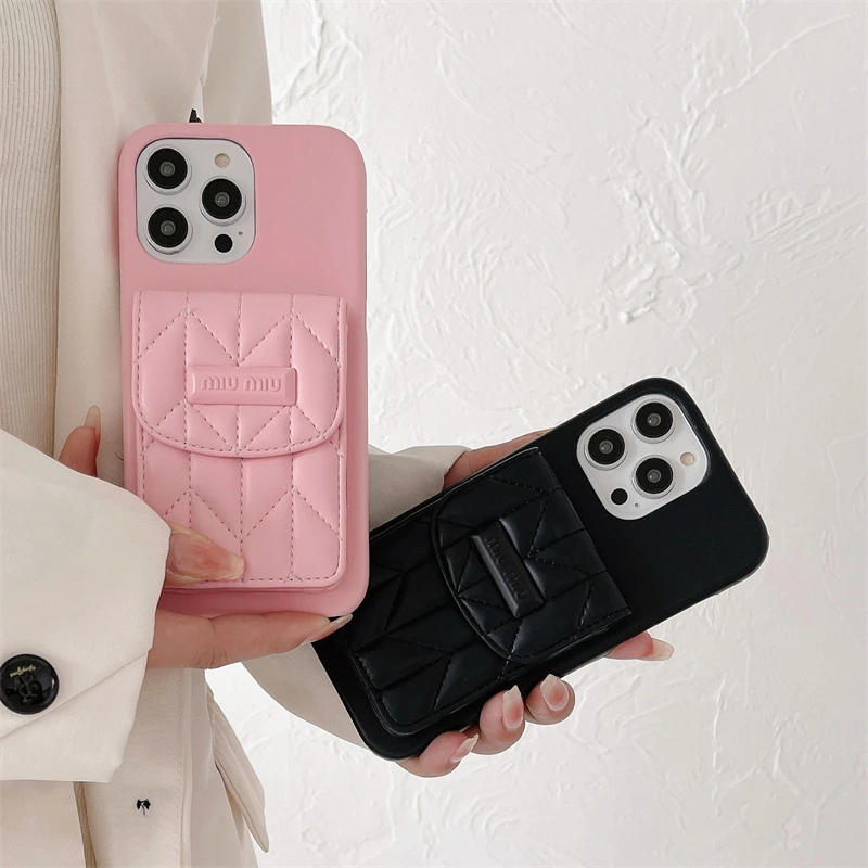 MiuMiu風 スマホケース ロゴ付き カード入れ(iPhone 14/13/12